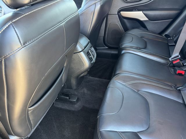 Used 2018 Jeep Cherokee Limited AWD/4WD image 16