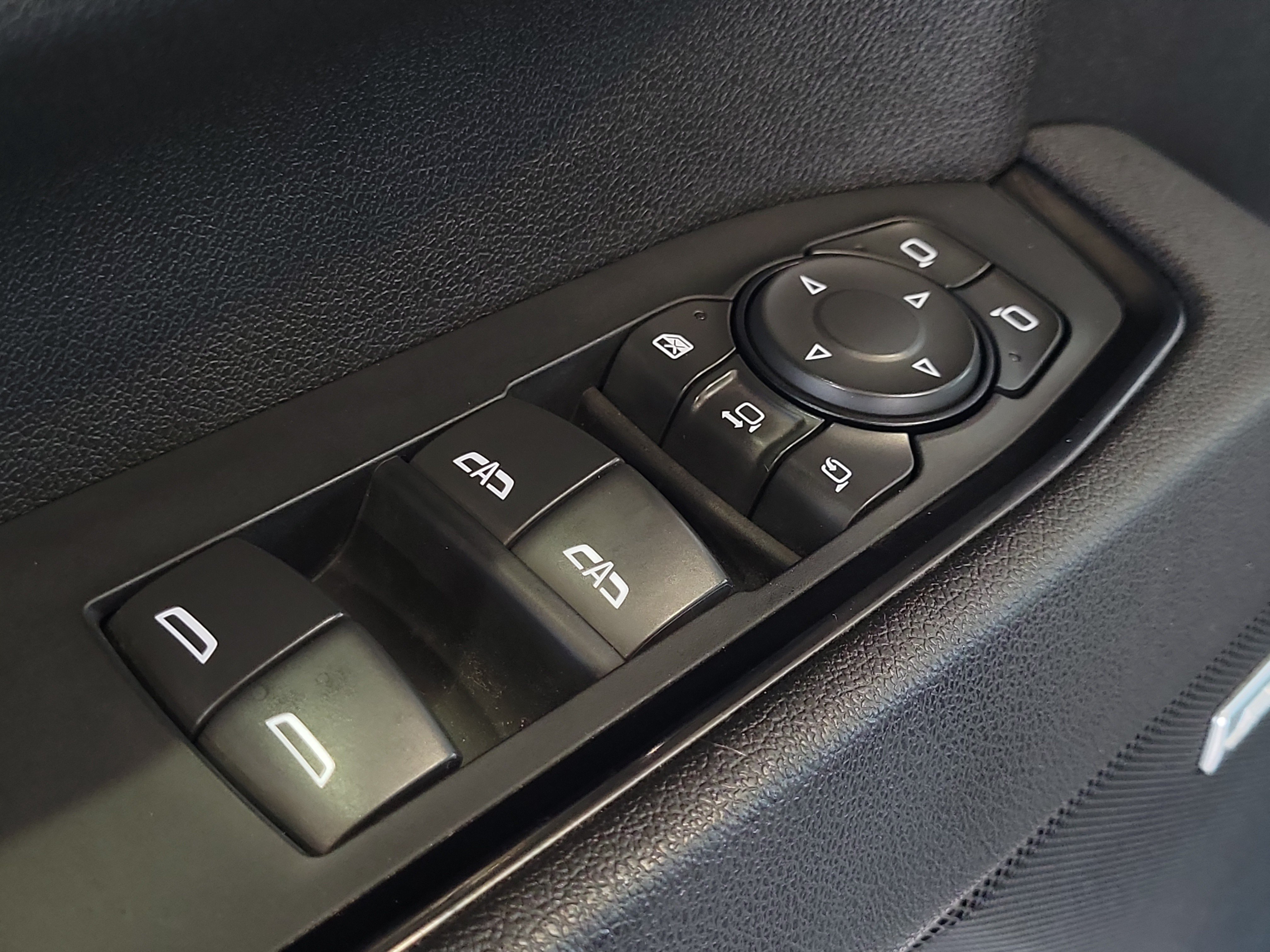 Used 2025 GMC Sierra 2500 AT4 AWD/4WD image 16