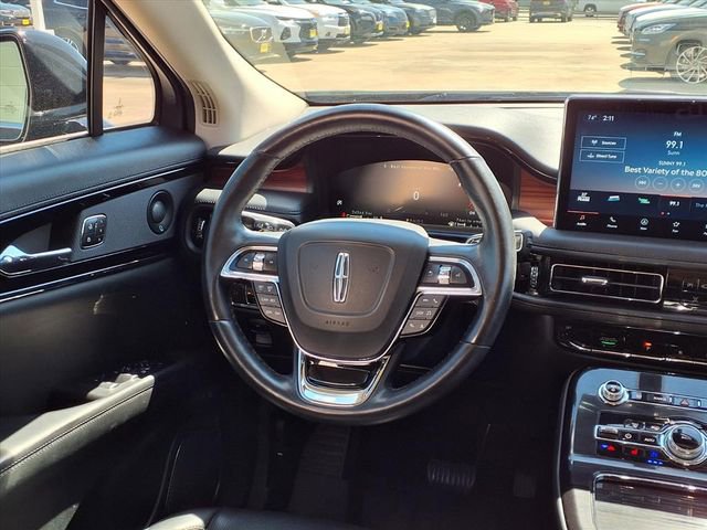 Certified 2023 Lincoln Nautilus Reserve w/ Luxury Package AWD/4WD image 7
