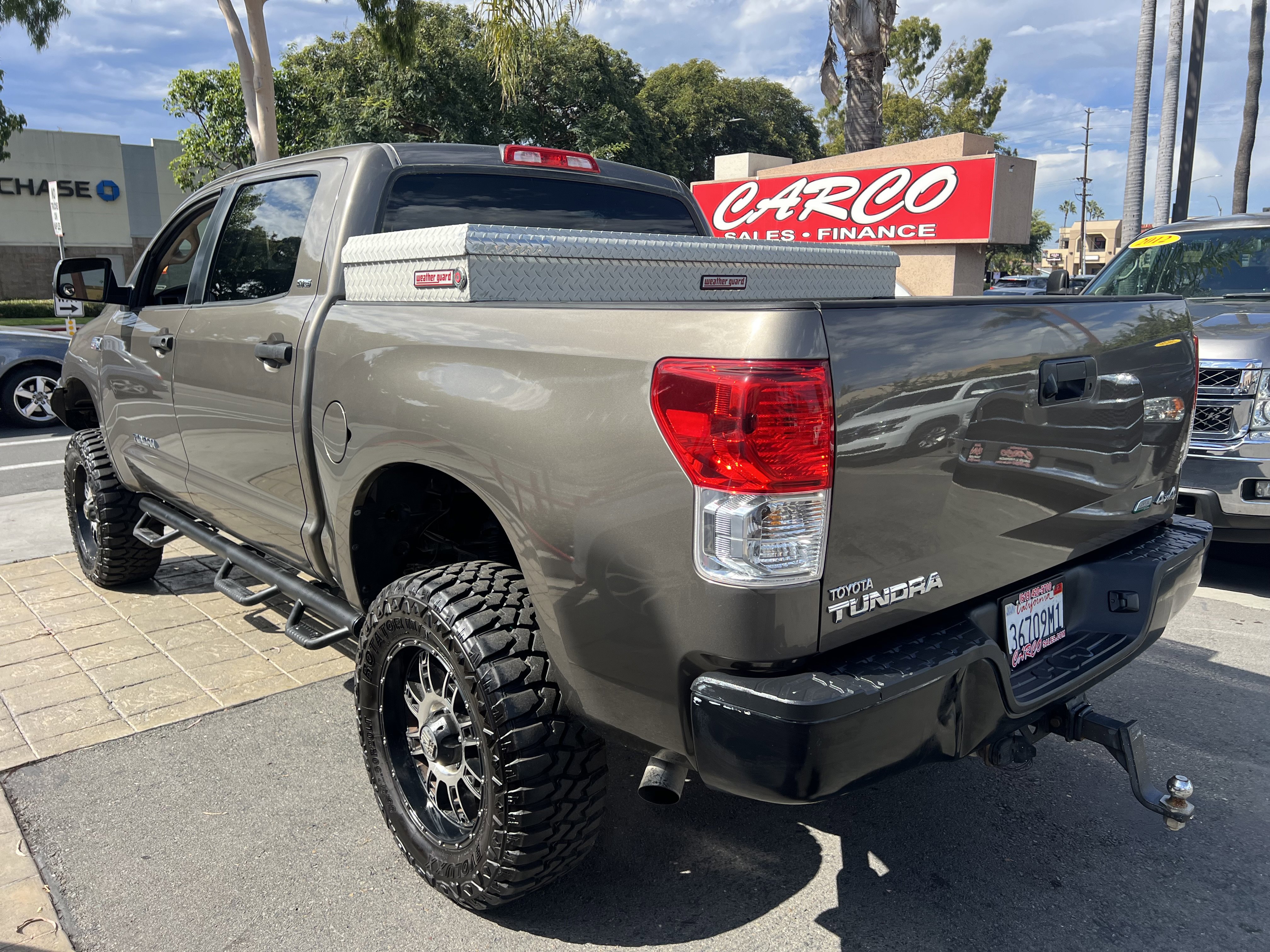 Used 2013 Toyota Tundra 4x4 CrewMax w/ SR5 Pkg image 9