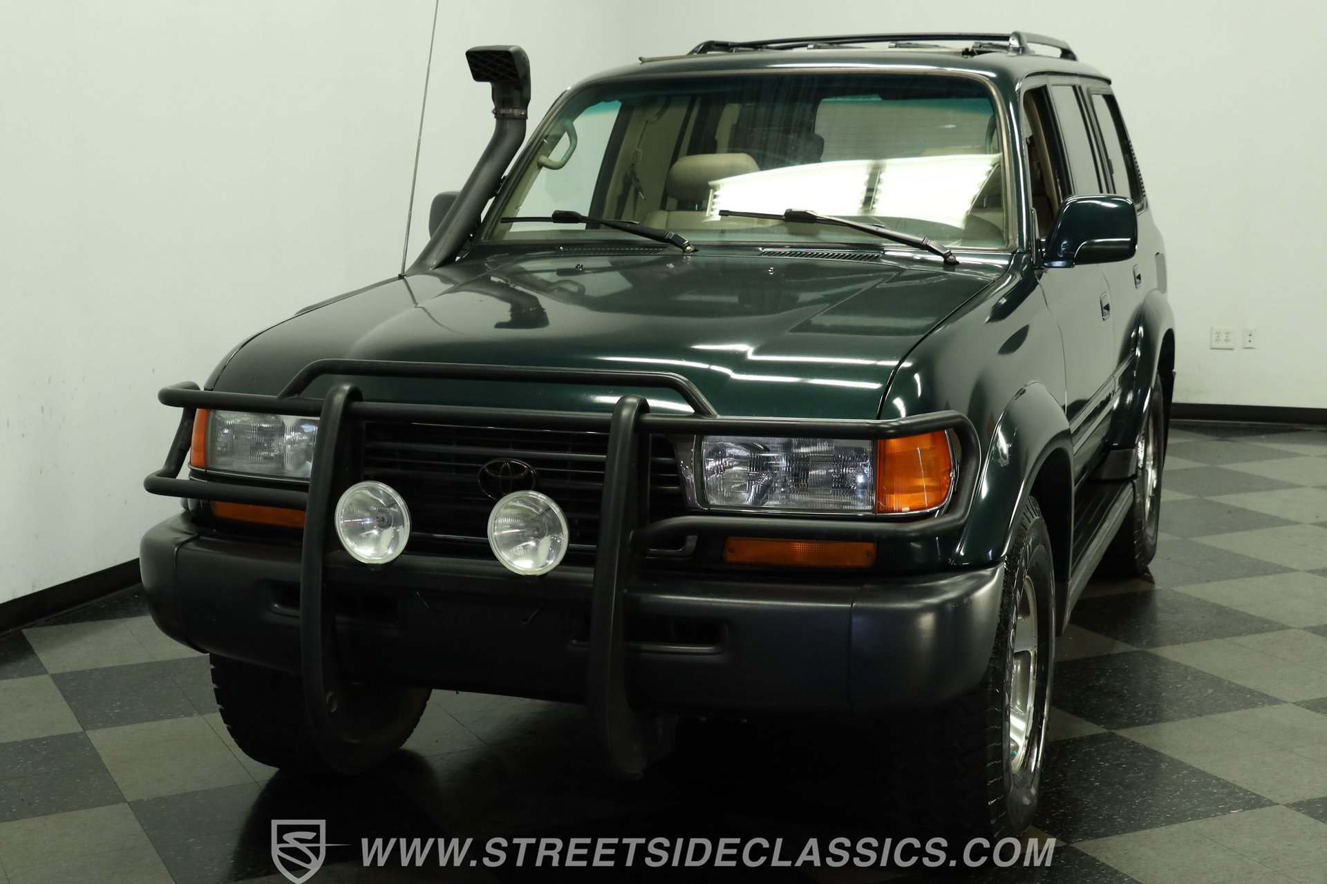 Used 1997 Toyota Land Cruiser w/ Collector's Edition Pkg AWD/4WD image 17
