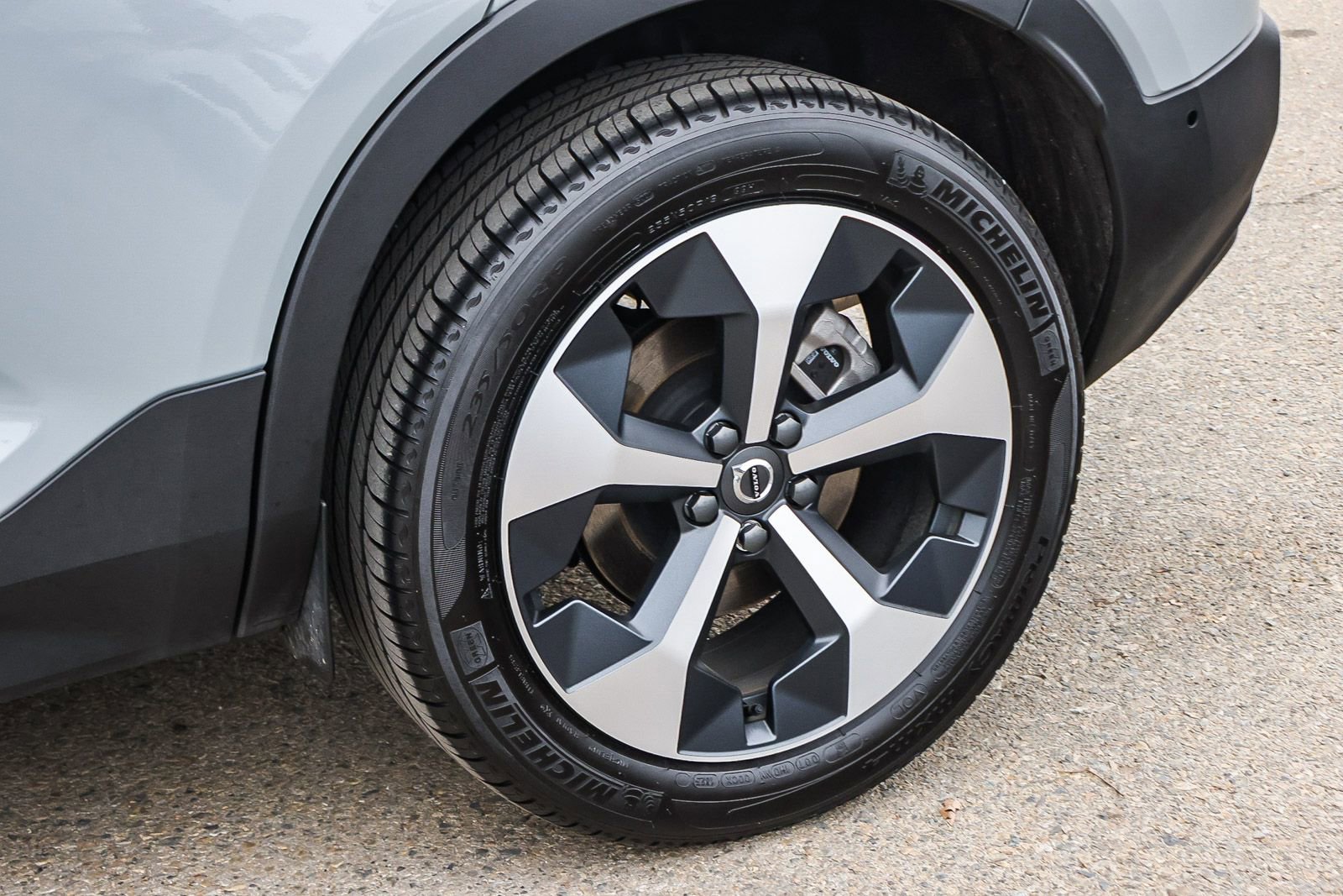 Used 2026 Volvo XC40 B5 Plus w/ Protection Package Premier image 11