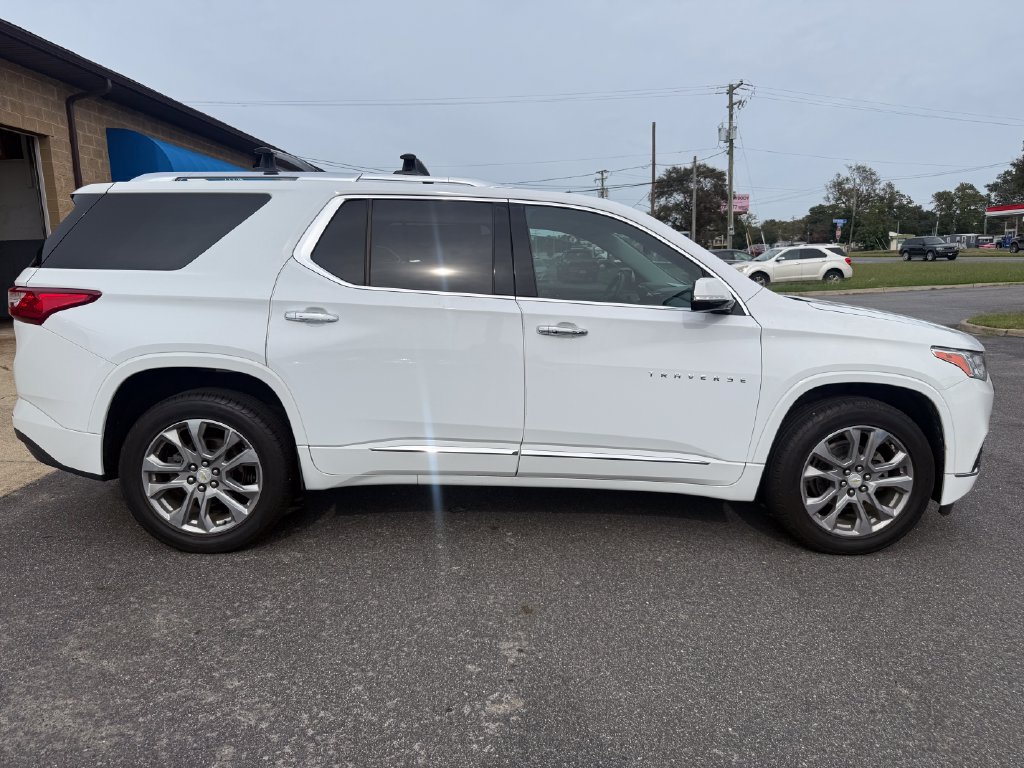 Used 2019 Chevrolet Traverse Premier w/ Driver Confidence II Package FWD image 8