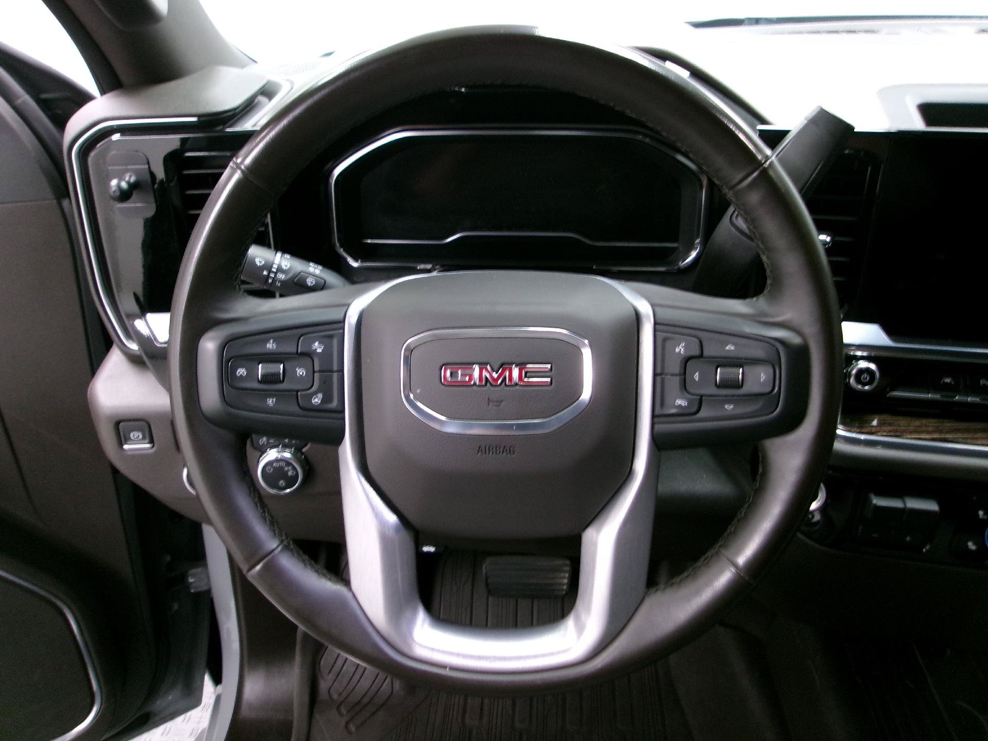Used 2024 GMC Sierra 1500 SLE w/ Preferred Package AWD/4WD image 6