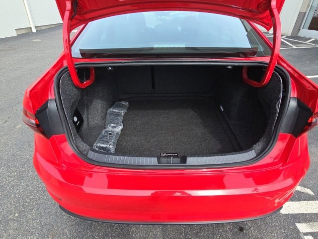 Used 2019 Volkswagen Jetta GLI image 9