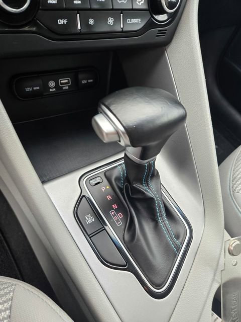 Used 2018 Kia Niro LX image 17