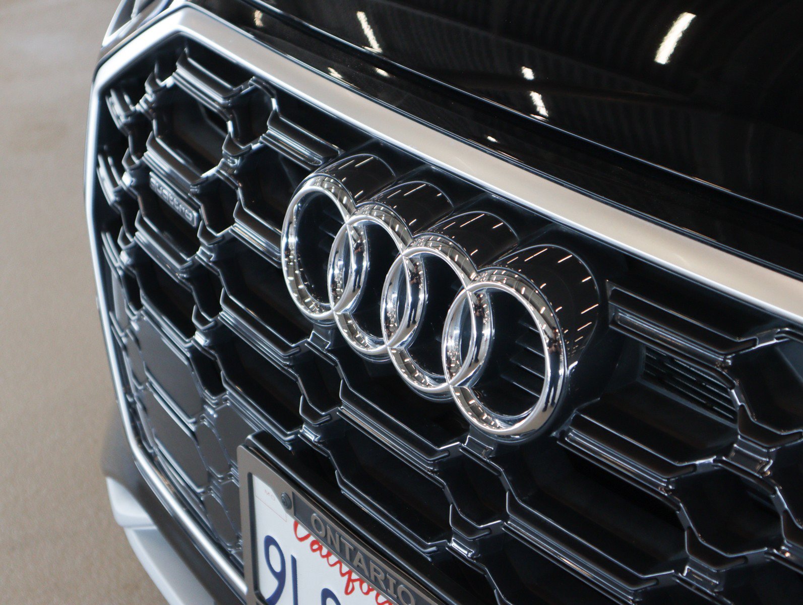 Used 2024 Audi Q5 e Premium w/ Convenience Package AWD/4WD image 26