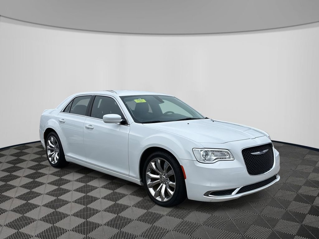Used 2019 Chrysler 300 Touring w/ Quick Order Package 2EF image 3