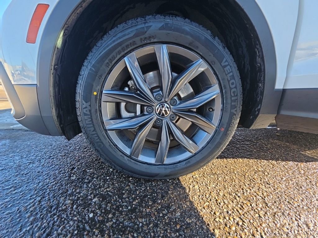 Certified 2022 Volkswagen Tiguan SE w/ Panoramic Sunroof Package image 25