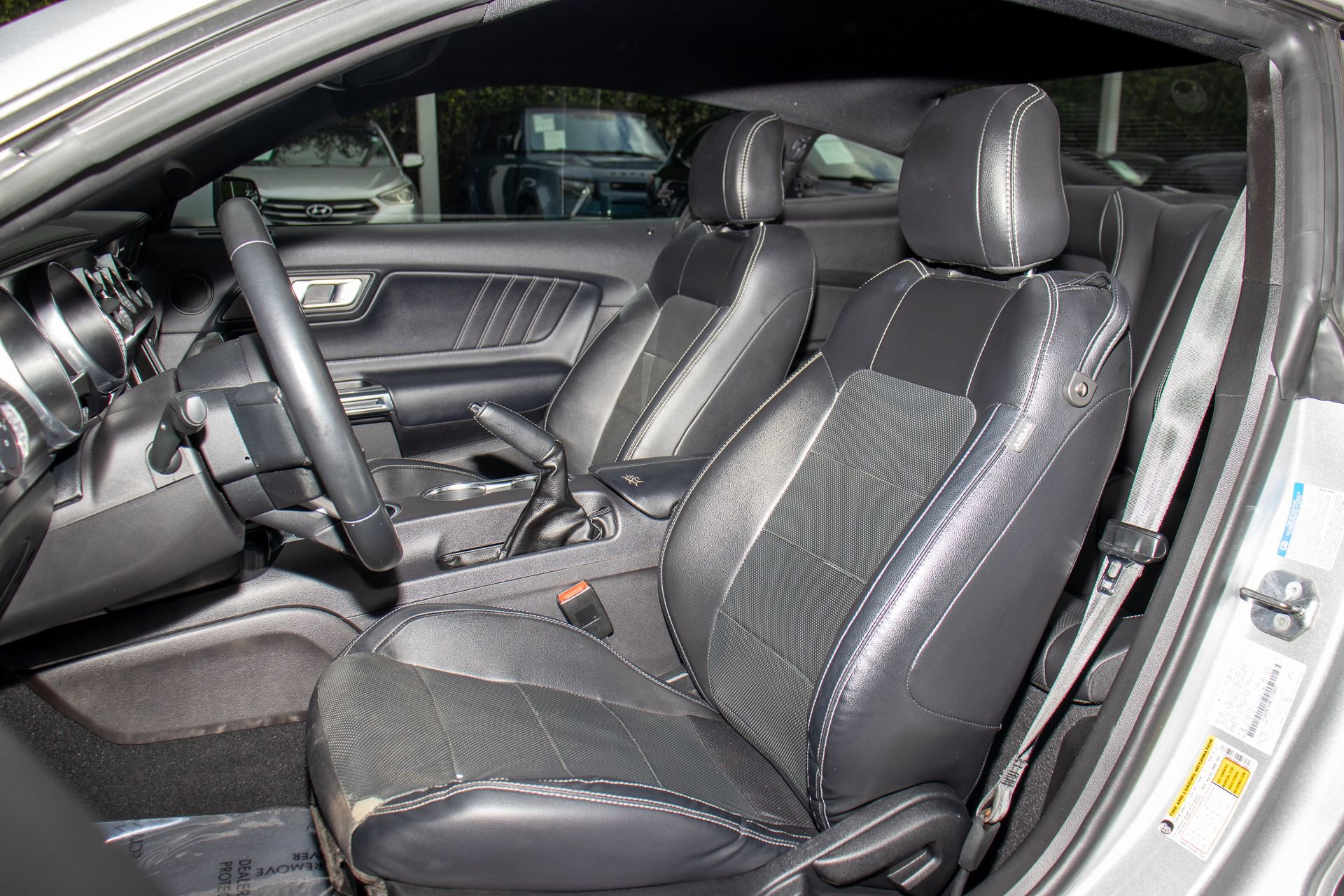 Used 2019 Ford Mustang Premium w/ Ecoboost Performance Package image 6