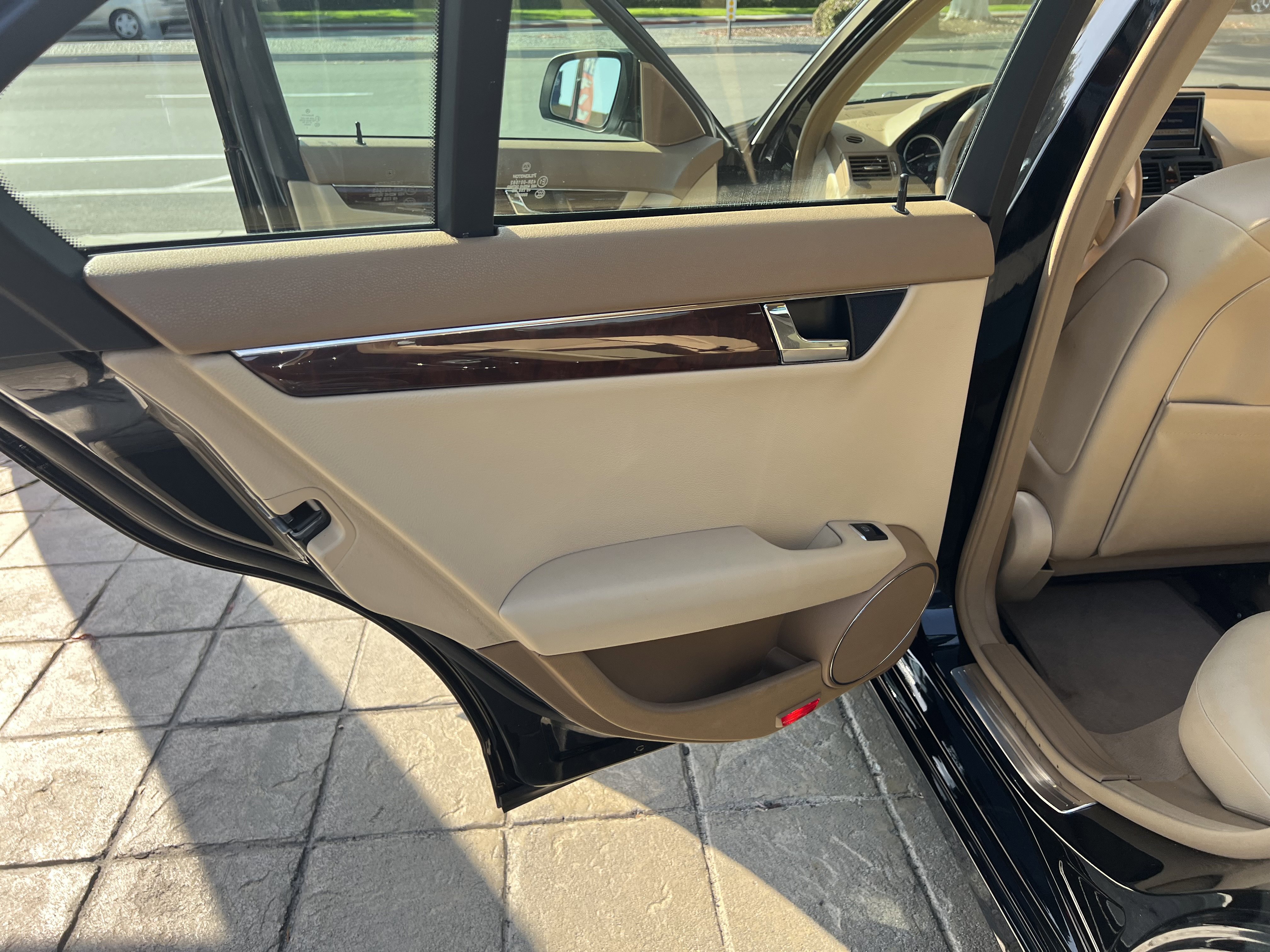 Used 2008 Mercedes-Benz C 300 Sedan w/ Multimedia Pkg image 30
