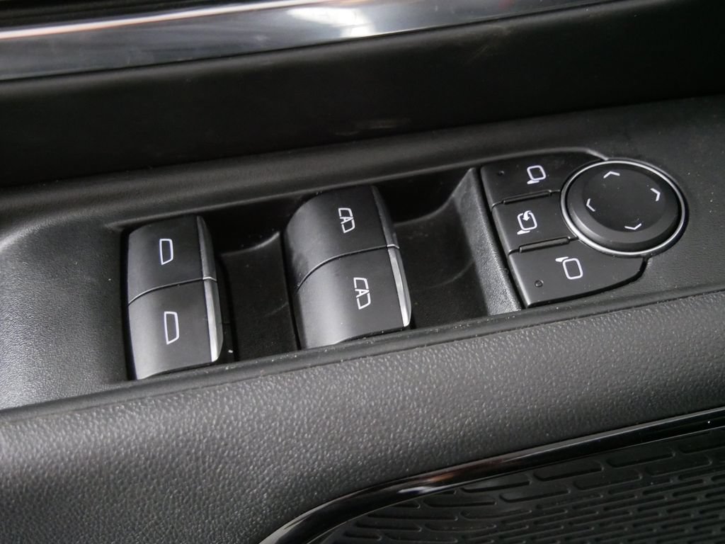 Used 2025 Chevrolet Silverado EV RST AWD/4WD image 14