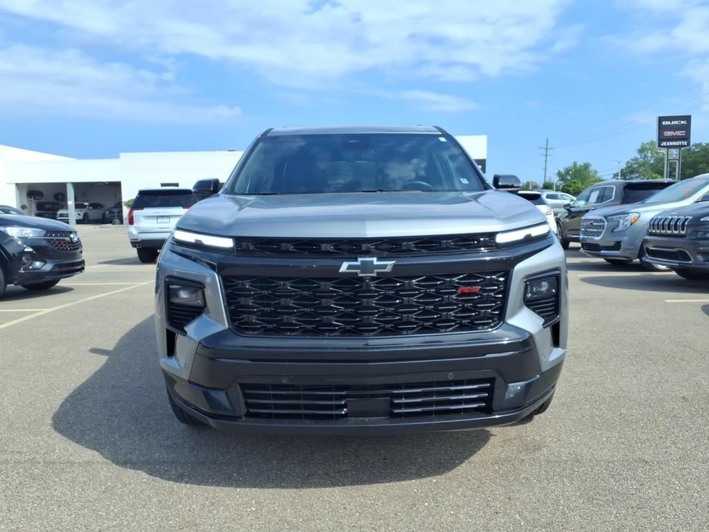Used 2024 Chevrolet Traverse RS w/ LPO, Floor Liner Package AWD/4WD image 2