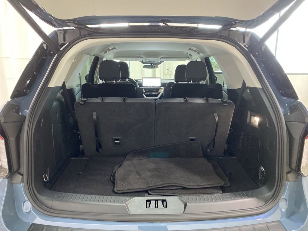 Used 2025 Ford Explorer Active image 15