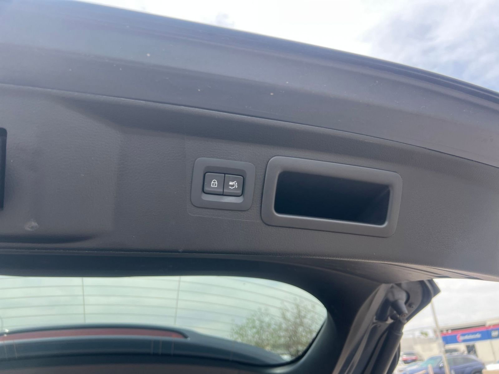 Used 2025 MAZDA CX-50 AWD 2.5 S w/ Premium Package image 21