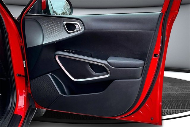 Used 2025 Kia Soul LX image 26