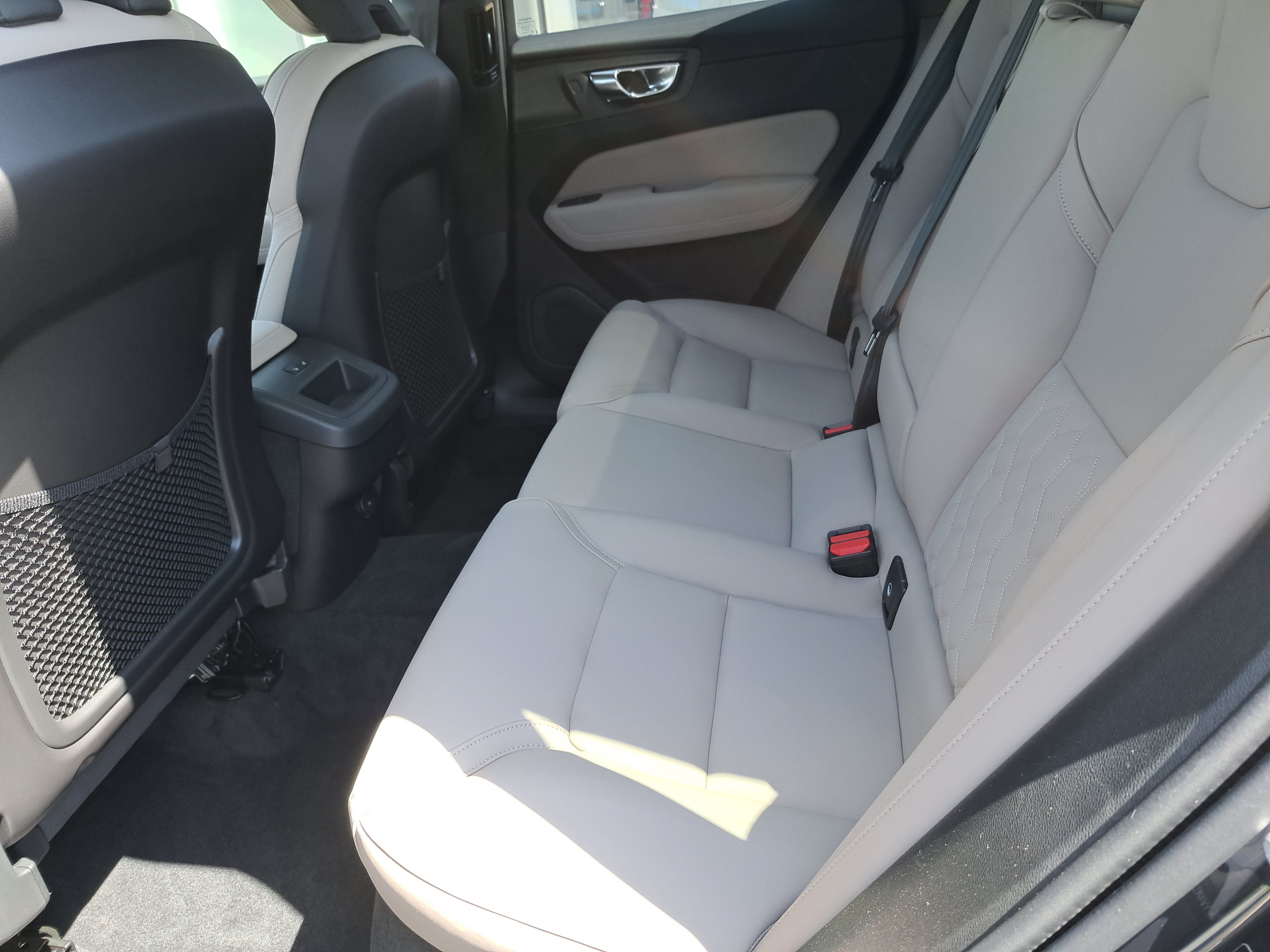 New 2026 Volvo XC60 B5 Plus w/ Protection Package Premier AWD/4WD image 7