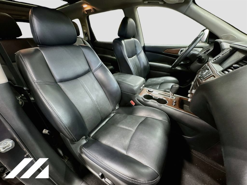 Used 2019 Nissan Pathfinder Platinum AWD/4WD image 32