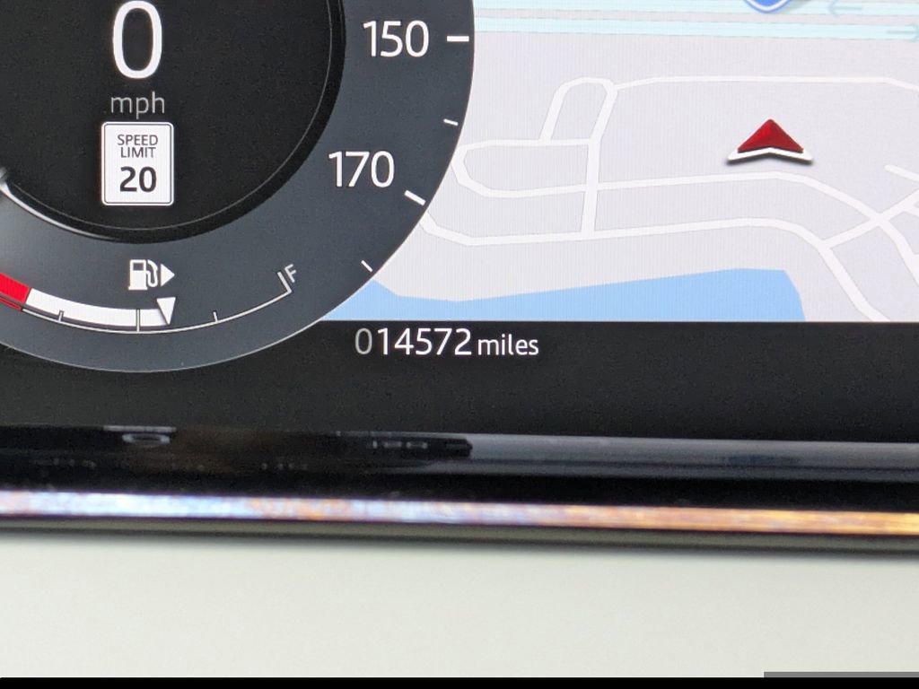 Certified 2025 Land Rover Range Rover Evoque Dynamic SE AWD/4WD image 32