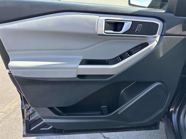 Used 2023 Ford Explorer XLT w/ Equipment Group 202A AWD/4WD image 9