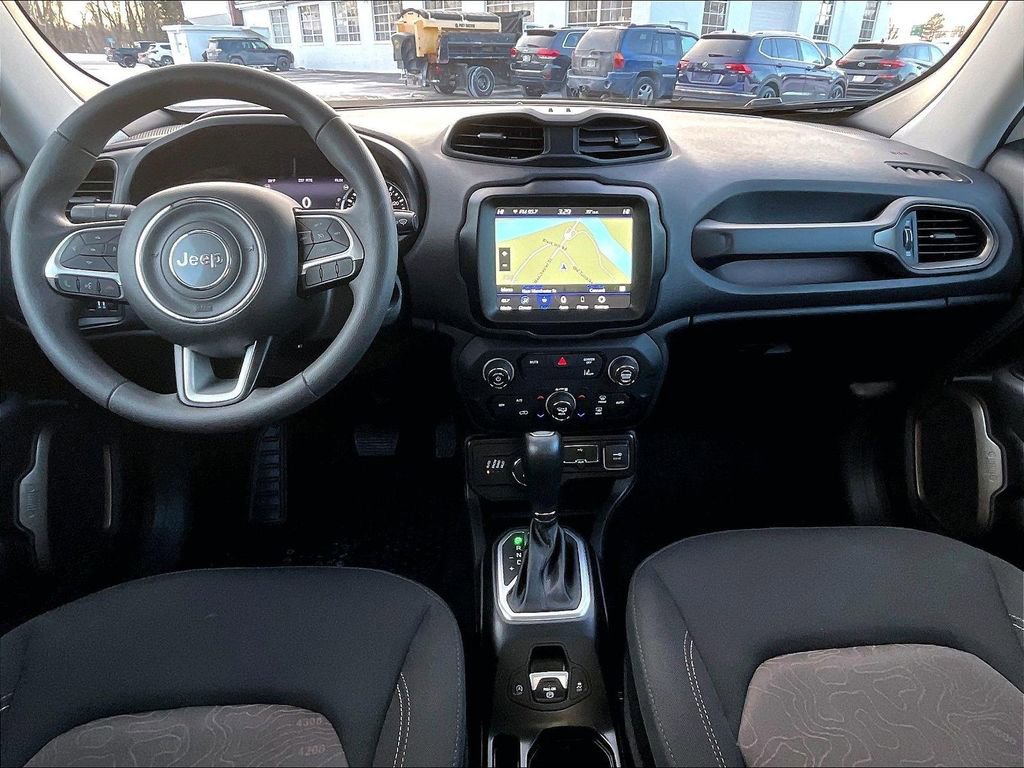 Used 2023 Jeep Renegade Latitude image 21