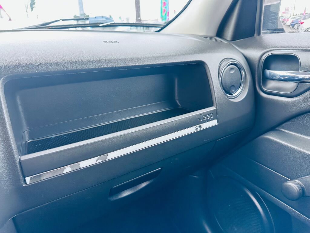 Used 2014 Jeep Patriot Sport image 17