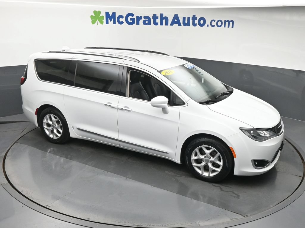 Used 2018 Chrysler Pacifica Touring-L Plus w/ Tire & Wheel Group FWD image 3