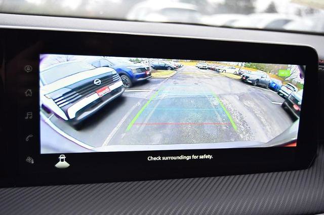 New 2025 Nissan Kicks SR image 15