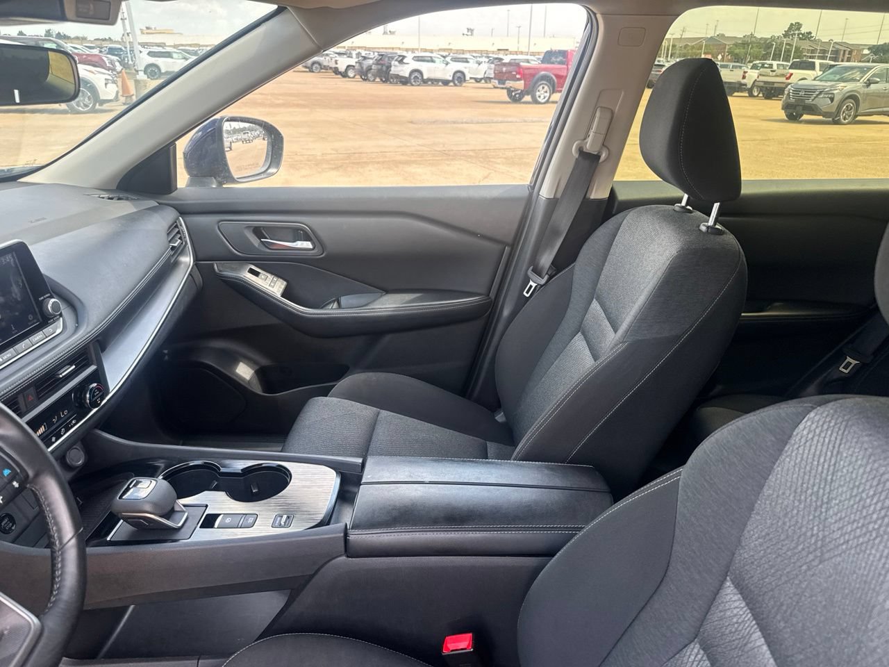 Certified 2025 Nissan Rogue SV FWD image 41