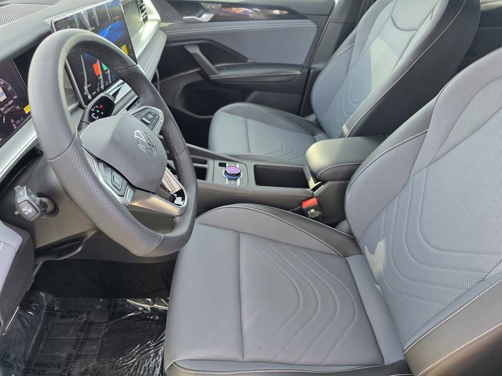 New 2026 Volkswagen Tiguan SE R-Line image 7