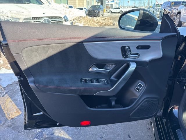 Used 2022 Mercedes-Benz CLA 250 4MATIC image 8