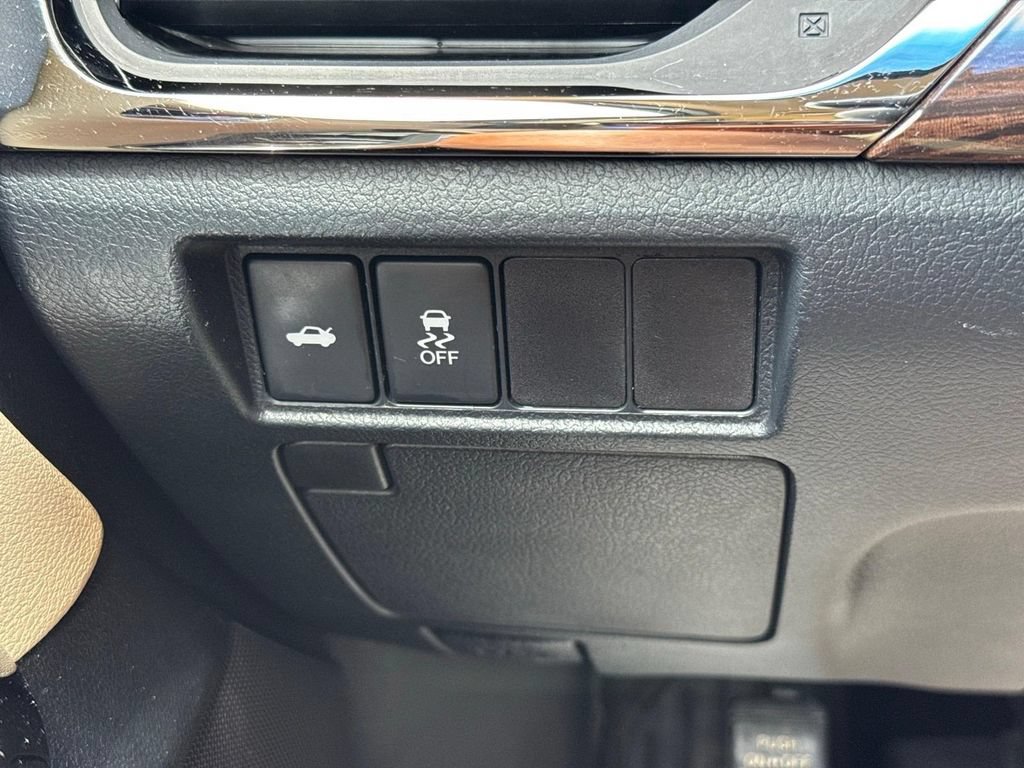 Used 2015 Toyota Avalon XLE FWD image 18