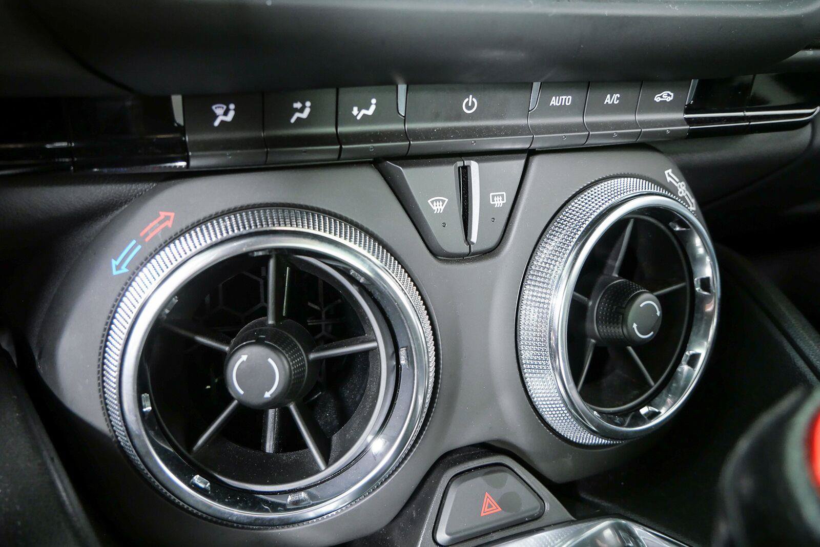 Used 2021 Chevrolet Camaro LT RWD image 15
