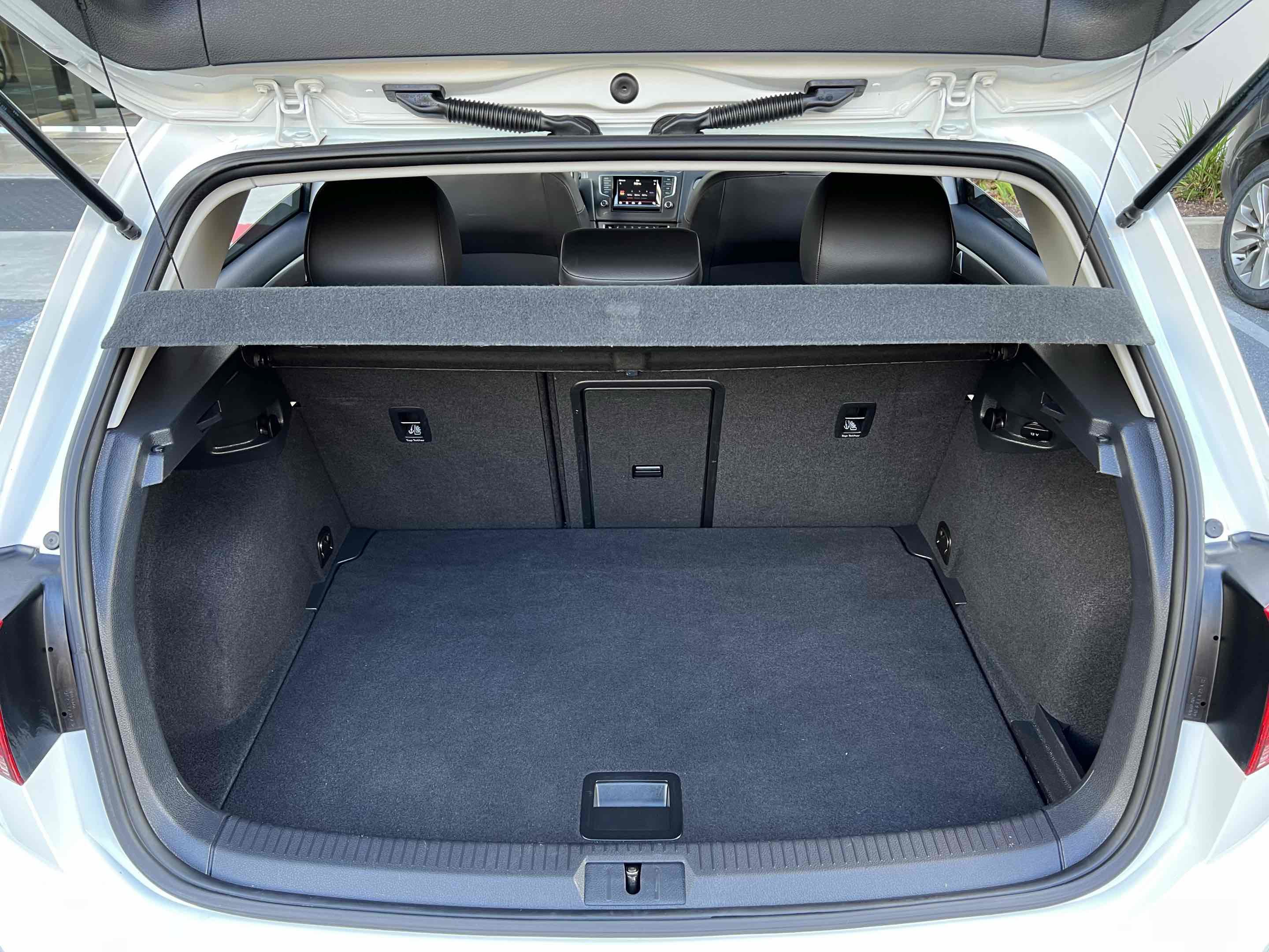 Used 2015 Volkswagen e-Golf SEL Premium FWD image 67
