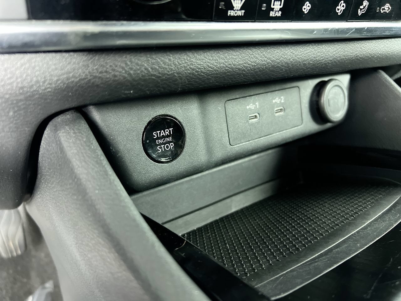 Used 2024 Nissan Rogue SV FWD image 21