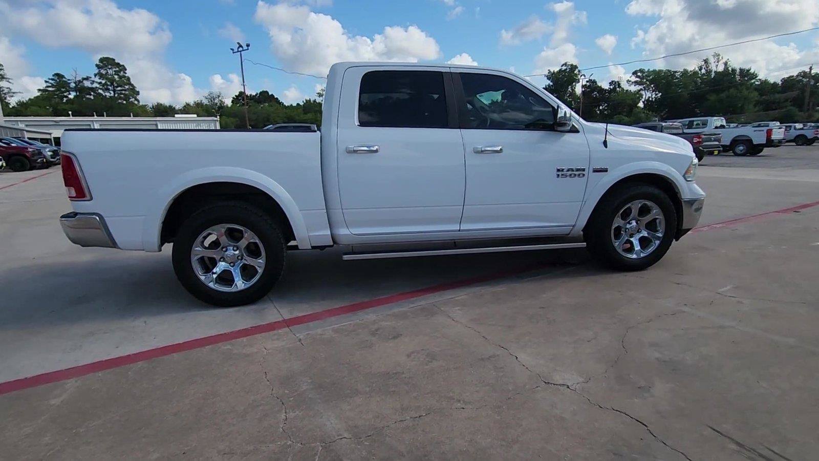 Used 2015 RAM 1500 Laramie w/ Convenience Group AWD/4WD image 9