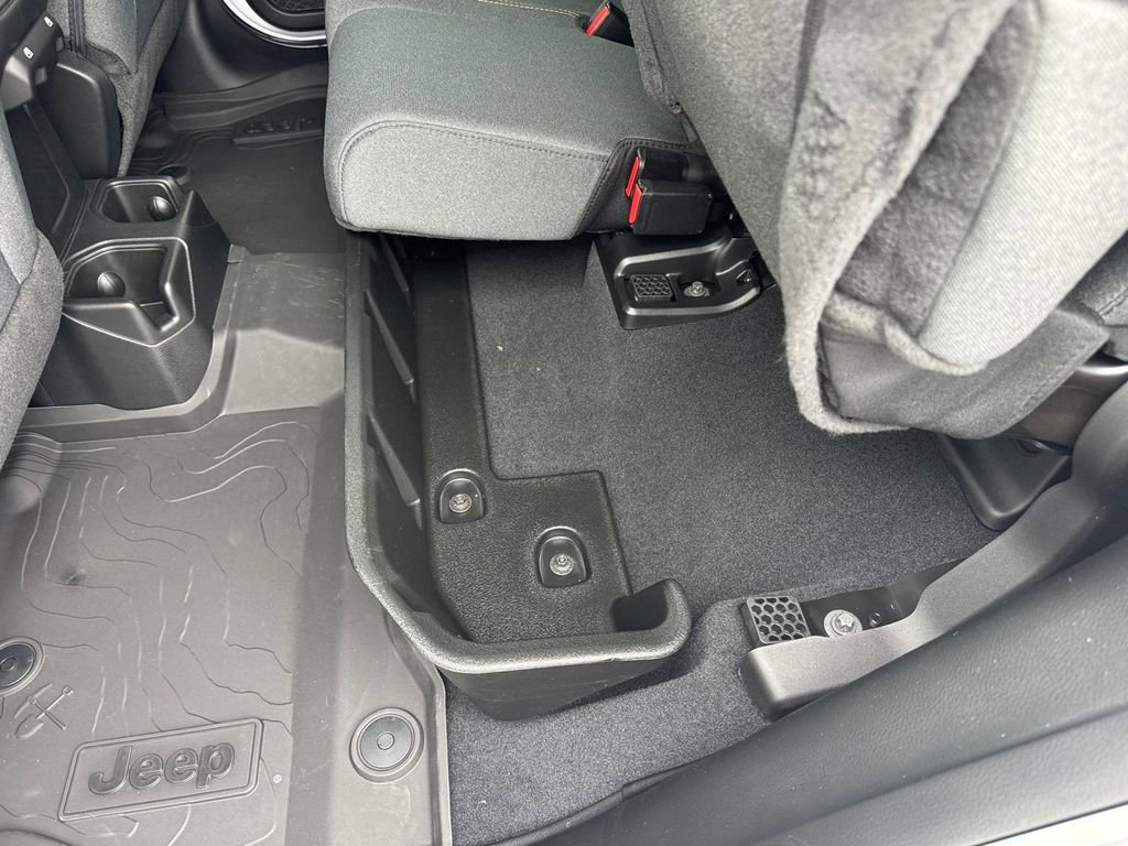 New 2026 Jeep Gladiator Willys AWD/4WD image 9