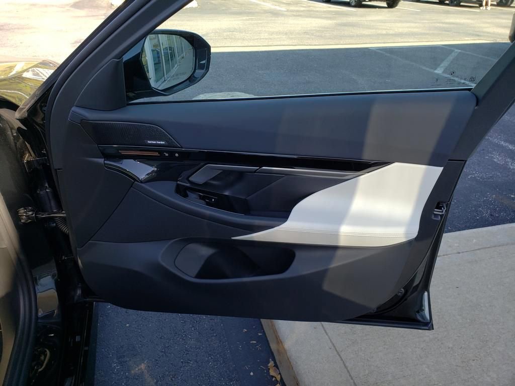 New 2026 BMW 530i xDrive w/ M Sport Package image 20