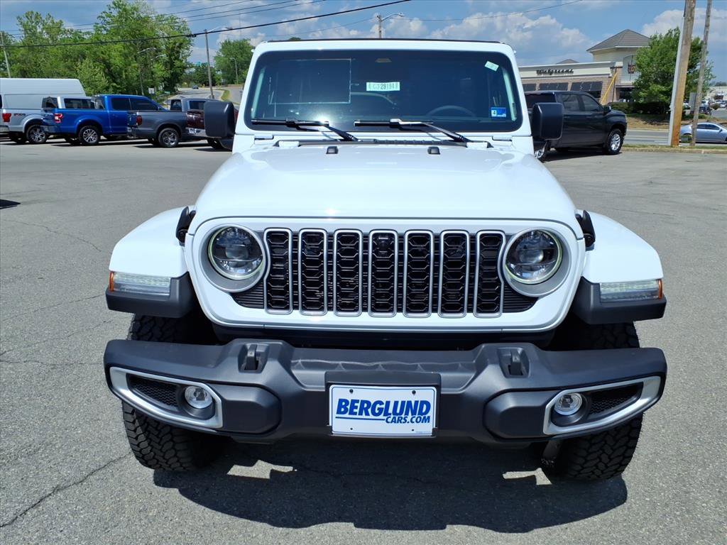 New 2026 Jeep Wrangler Unlimited Sahara AWD/4WD image 9