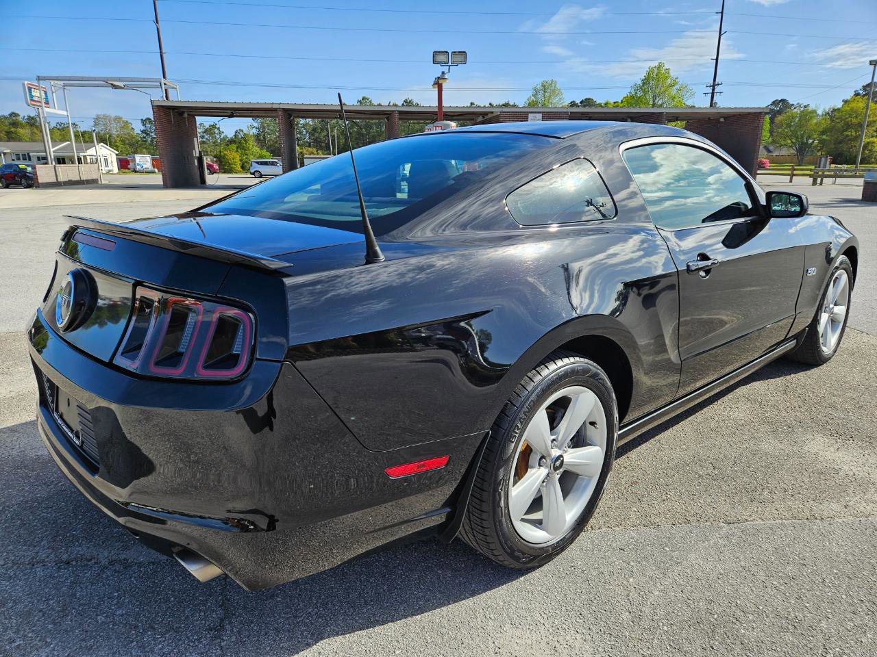 Used 2014 Ford Mustang GT image 5