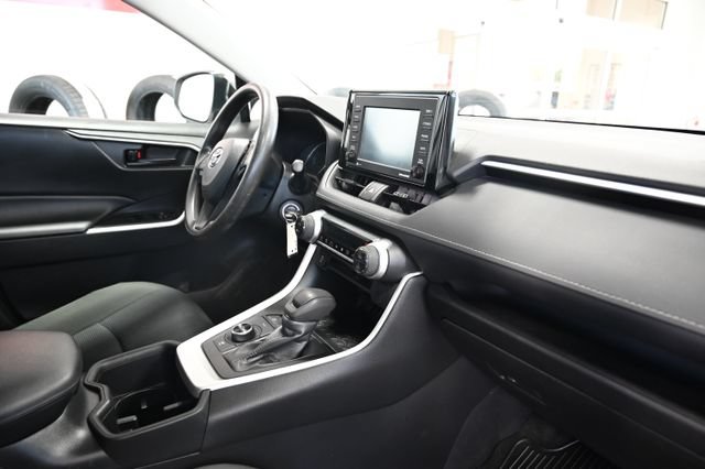 Used 2022 Toyota RAV4 LE AWD/4WD image 14