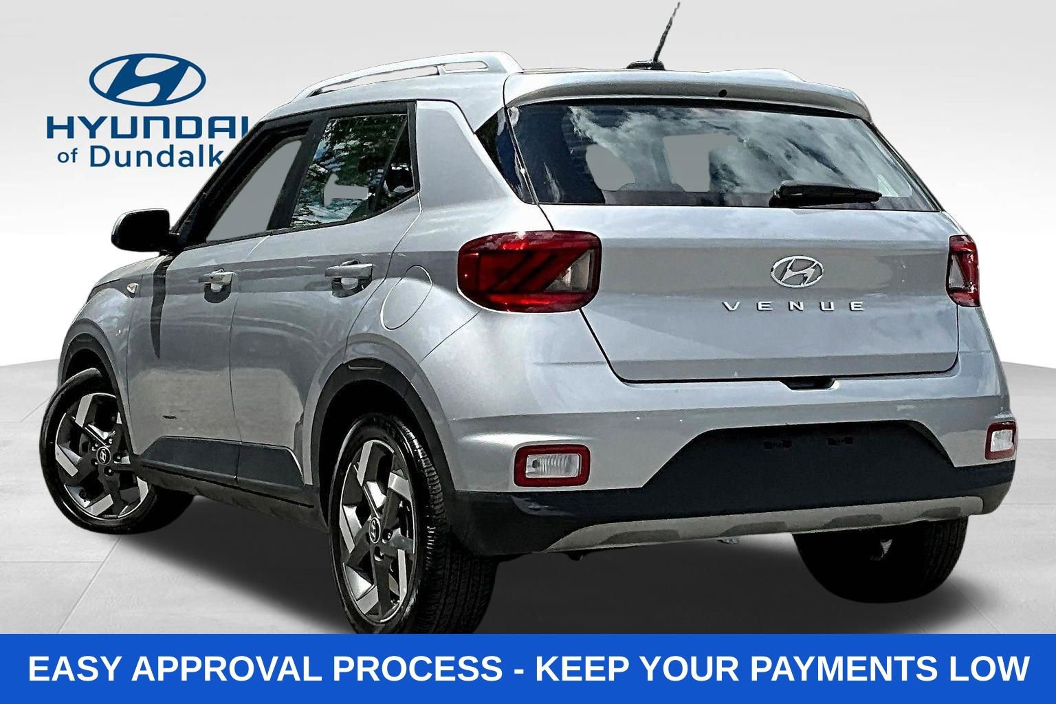 Used 2025 Hyundai Venue SEL FWD image 5
