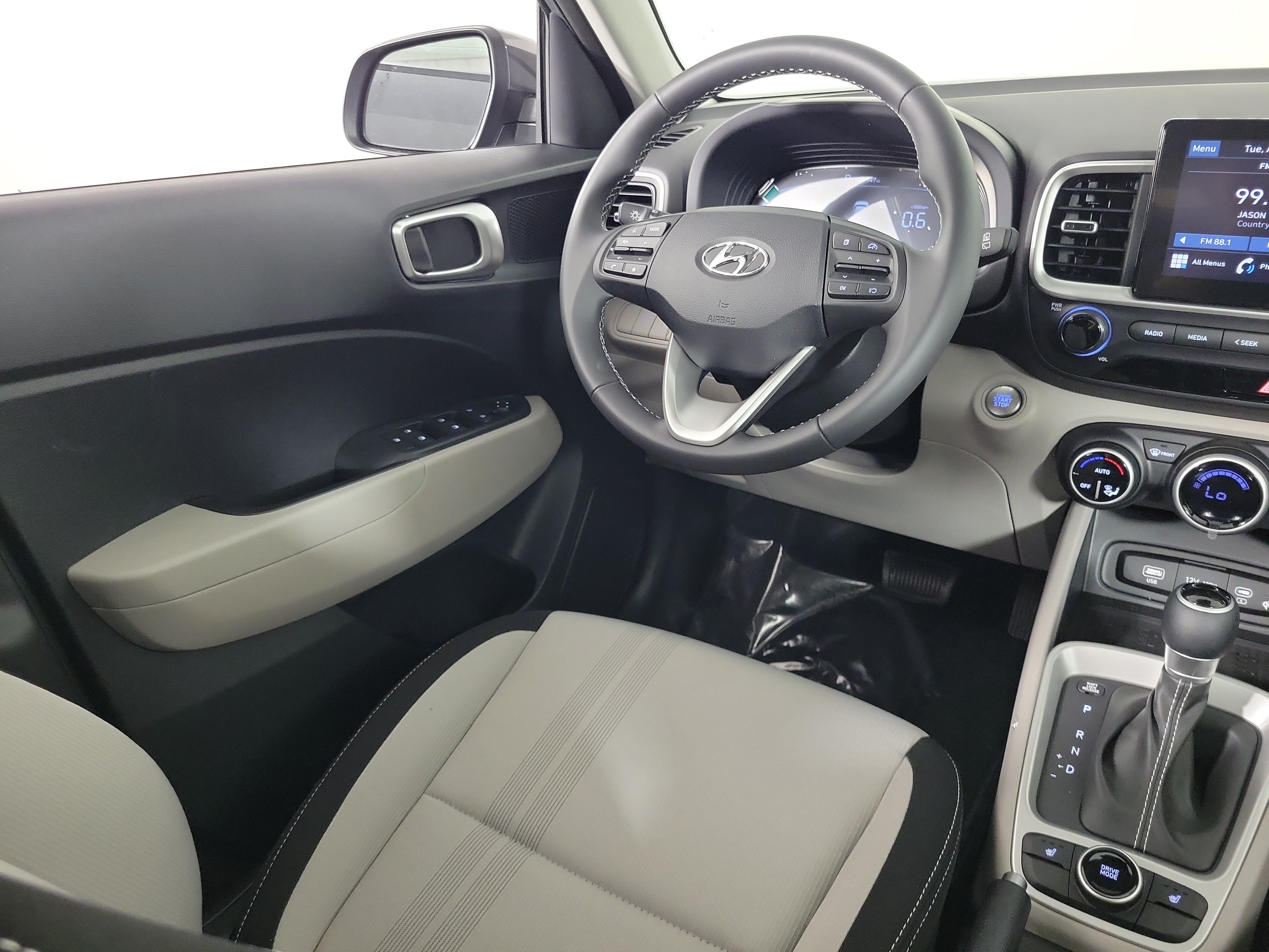 New 2026 Hyundai Venue SEL FWD image 5