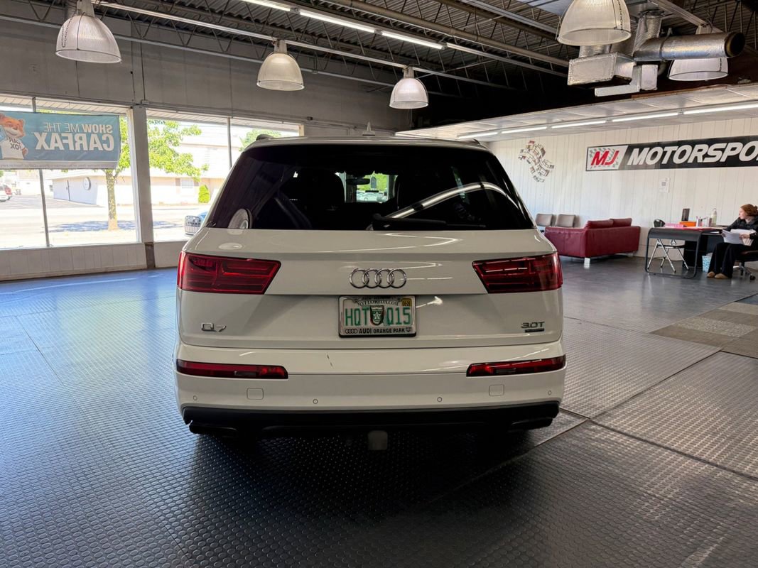 Used 2017 Audi Q7 3.0T Prestige AWD/4WD image 7