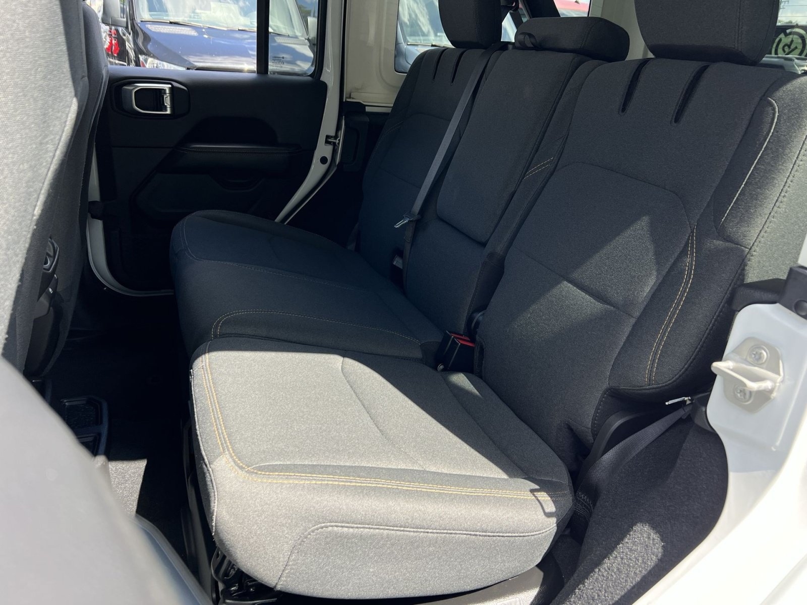 Used 2024 Jeep Wrangler Unlimited Sahara AWD/4WD image 30