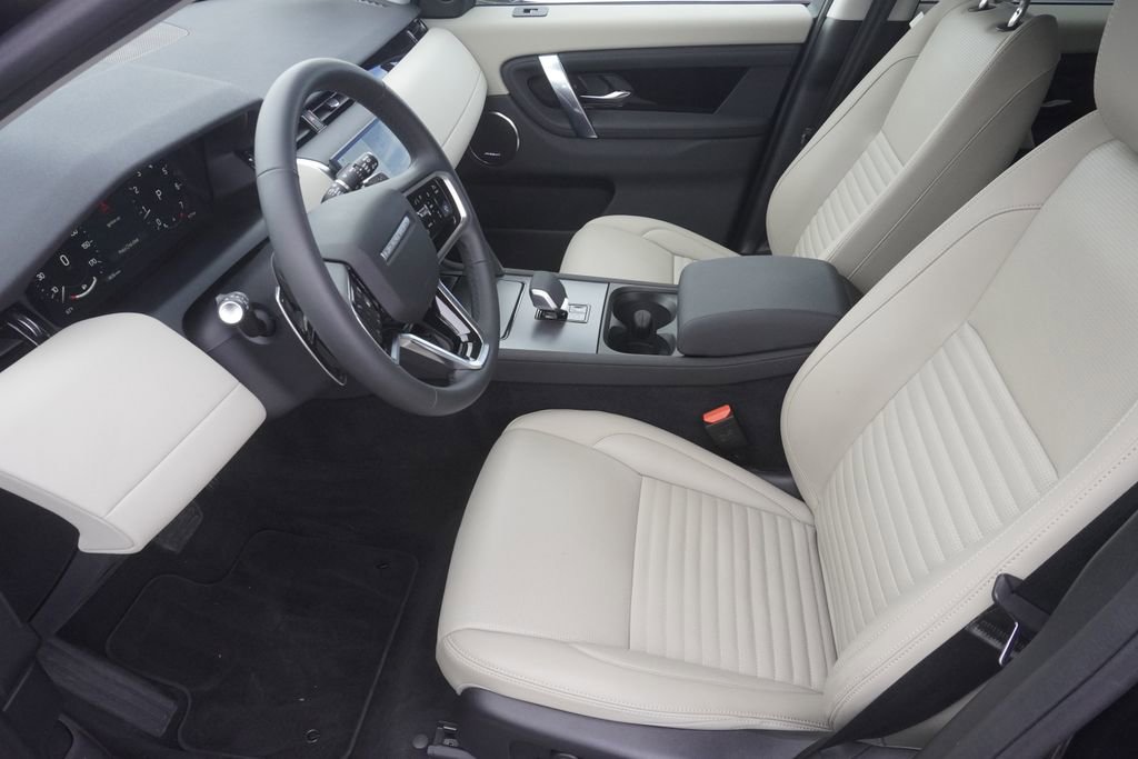 Used 2025 Land Rover Discovery Sport S image 19