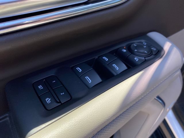 Used 2022 GMC Yukon XL SLT w/ SLT Luxury Package AWD/4WD image 18
