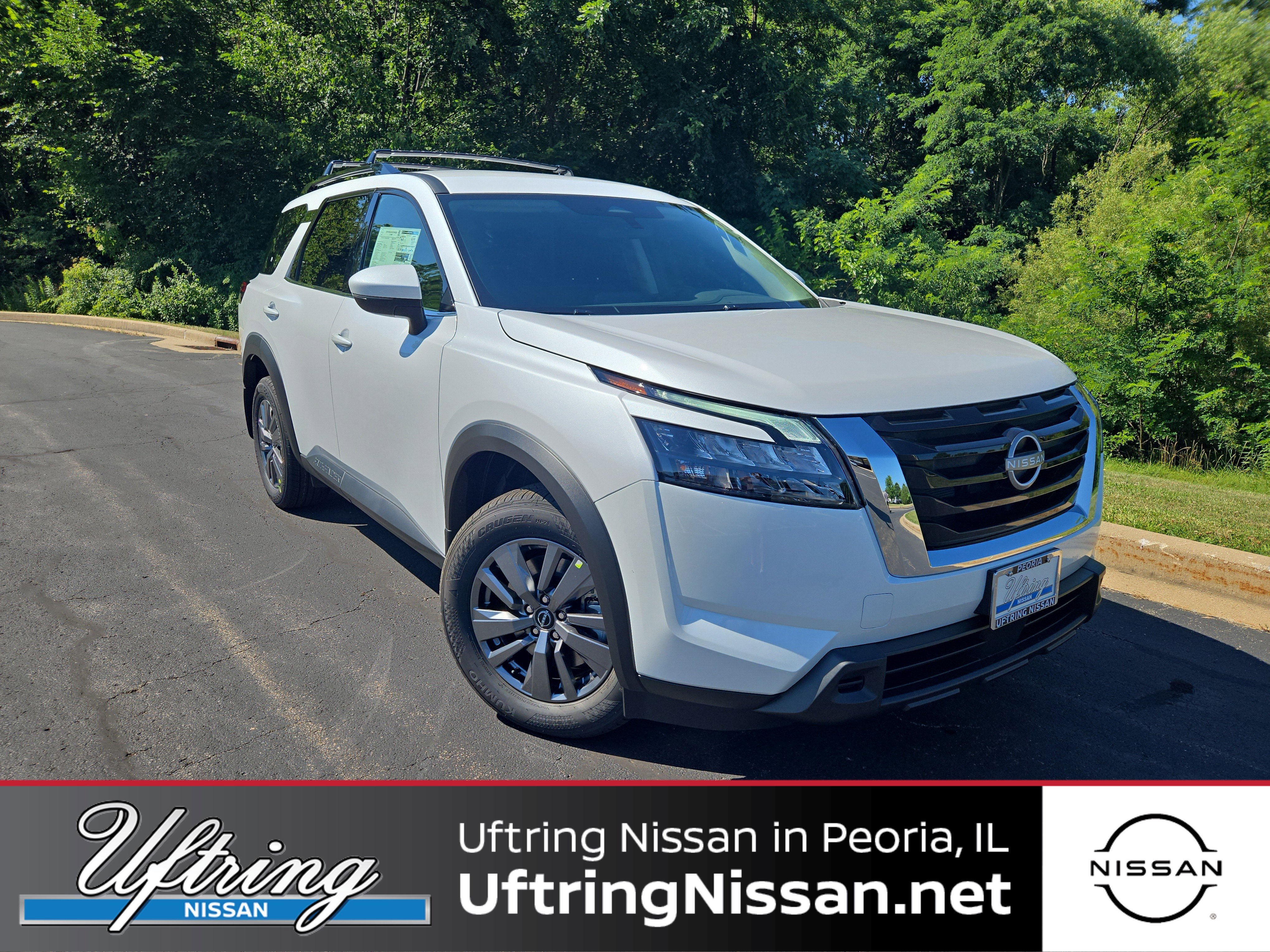 New 2025 Nissan Pathfinder SV w/ Cargo Package