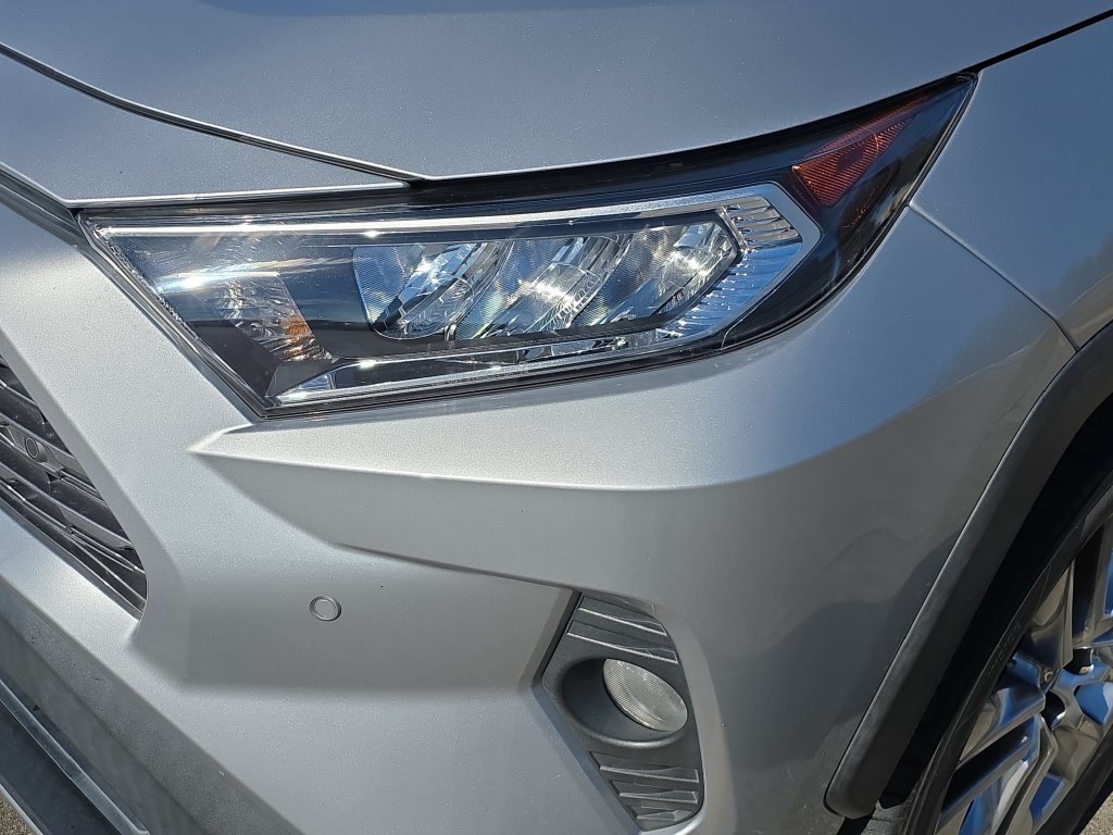 Used 2021 Toyota RAV4 Limited FWD image 12