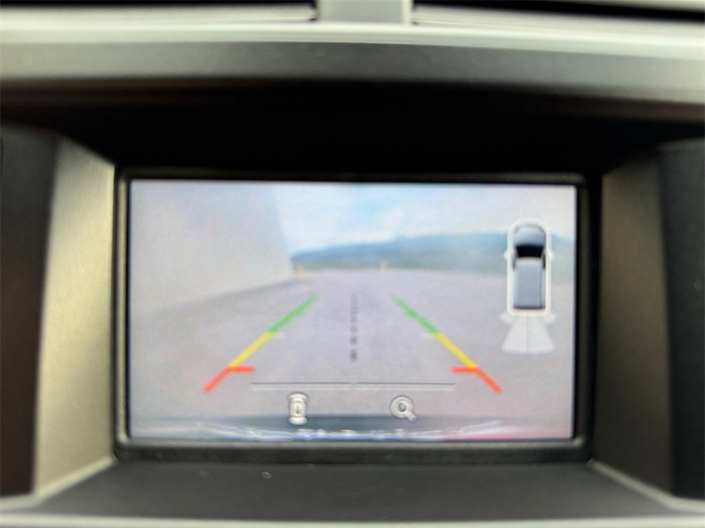 Used 2019 Ford Explorer XLT image 12